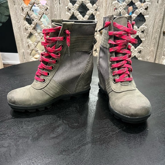 Sorel Shoes - 🏔️🥾Sorel🥾🏔️Lexi Wedge Boots Size 6.5